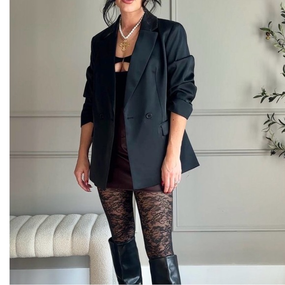 Black satin blazer - oversized relaxed fit collared & button front detail - Picture 7 of 11